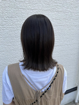 暗めグレージュ