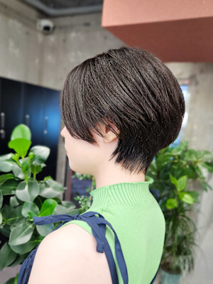 耳掛けショートヘア＿くびれショート イメチェン 前髪