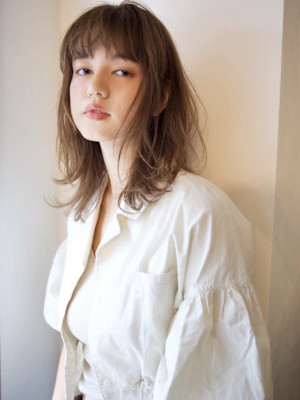 毛先のパーマで作るゆるふわミディ