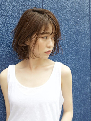 ナチュラルカールのボブスタイル