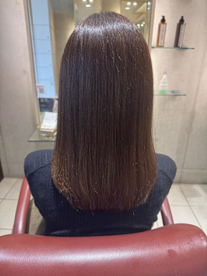 酸性でツヤっと自然なストレート