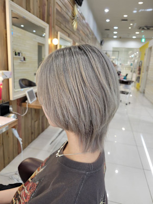 ホワイトベージュ