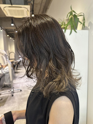 大串　グレージュ　ミディアムレイヤー