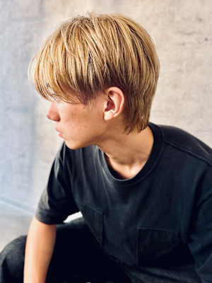 【色気】センターパートウルフ×ハイトーンカラー