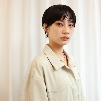 ショートカット　黒髪　マッシュショート