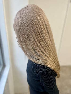 ホワイトベージュ