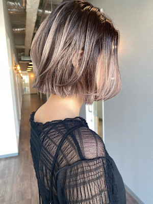 《kitin吉祥寺》ハイライト　バレイヤージュ　グレージュ