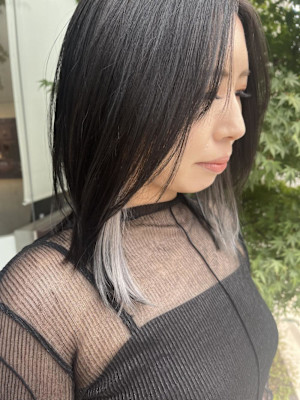 クール系イヤリングカラー