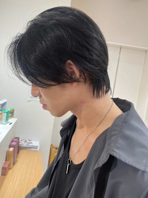 黒髪ショート　マッシュウルフ　レイヤー　韓国風　20代