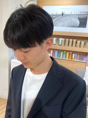 ツーブロックマッシュ　ストレートヘア　ビジネス　カジュアル