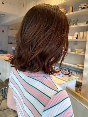 髪質改善　艶髪　オレンジブラウン　大人ミディアムレイヤー