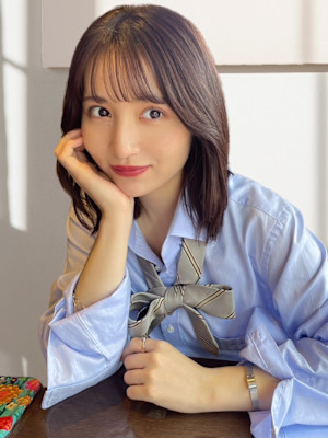 顔周りレイヤー　くびれ巻き　シースルーバング　ブラウンカラー