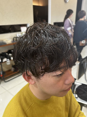 大人男性ニュアンスパーマナチュラル30代メンズ