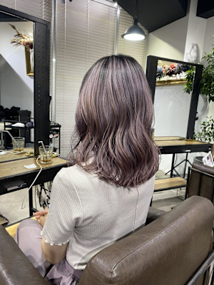 外国人風バレイヤージュ　ハイライトカラー　アッシュベージュ