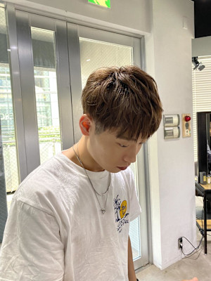 ウルフアッシュブラックカルマパーマベリーショート