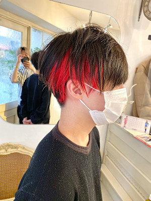 メンズインナーカラー赤レッド黒髪ショートレイヤー
