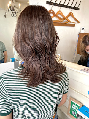  2024人気ヘア面長に似合うくびれレイヤーショコラベージュ