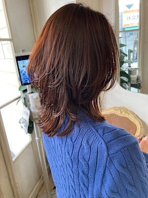 華やか動きの出るミディアムレイヤーツヤカラー