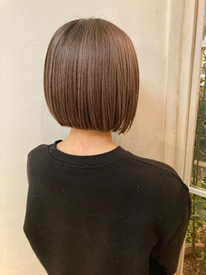 秋人気ボブスタイル2024艶髪イルミナカラー