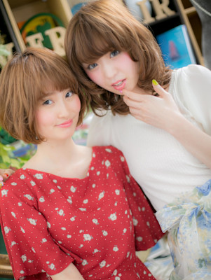 大人かわいい♪アンニュイカールロングボブ　くすみベージュ