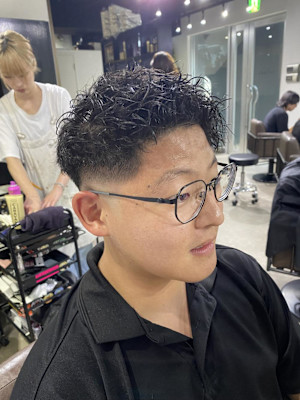 ウルフアッシュブラックカルマパーマベリーショート