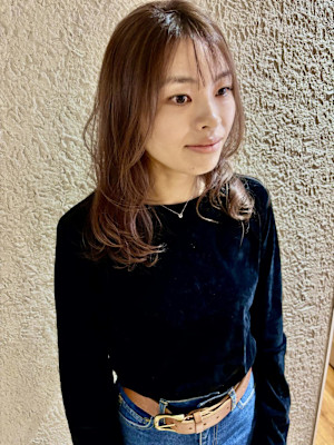 ラベンダーパールの透明感のあるカラー、ブリーチなしハイライト