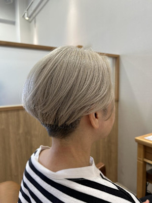 ミルクティーベージュ