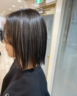 グレーベースハイライト/ストレートボブ