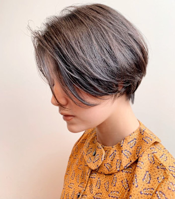 ショートボブ/グレージュ/センターパート/30代/代官山