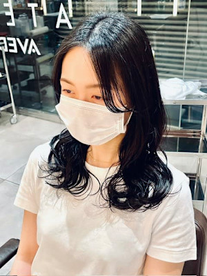 大人ロングパーマスタイル