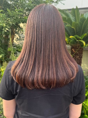 ナチュラルブラウン　白髪ぼかしハイライト　セミロング