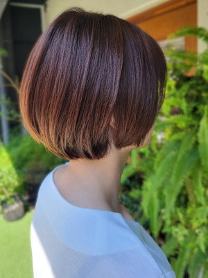 顎ラインショートボブ　ブラウンベージュカラー　30代40代