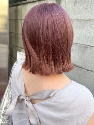 ブリーチ透明感カラーピンクベージュ＊外ハネミディアムボブ