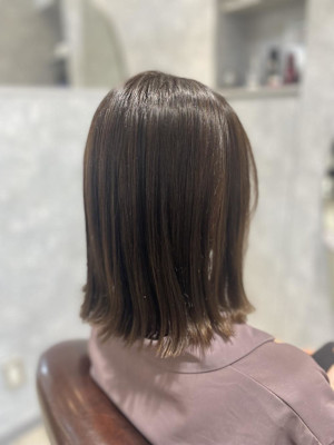 オリーブベージュ