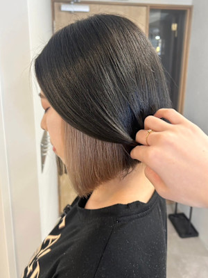 インナーカラーベージュ×グレージュ＊大人かわいい前下がりボブ