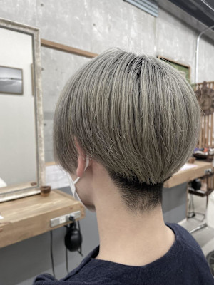 シルバーベージュカラー