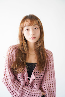 くびレイヤーエモージュシルキーベージュデザインカラー/国分寺