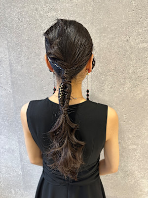 三軒茶屋_ヘアアレンジ_ポニーテール_黒髪_金粉アレンジ_
