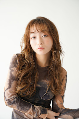 くびレイヤーエモージュシルキーベージュデザインカラー【立川】