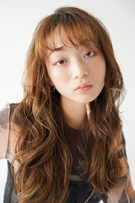 くびレイヤーエモージュシルキーベージュデザインカラー【立川】