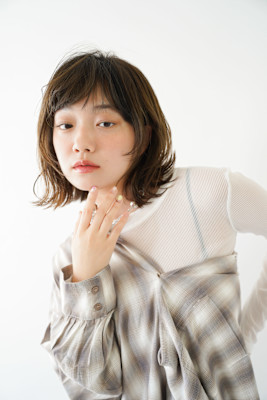 くびレイヤーエモージュグレージュカラーくびれショート【立川】