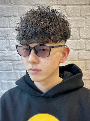 スキンフェード＋スペインカール風