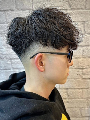 スキンフェード＋スペインカール風