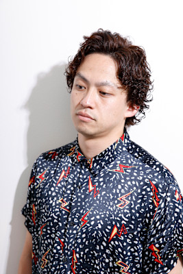 センターパートツーブロックナチュラル<理容室>