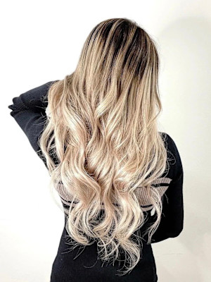 外国人風ブロンドロング