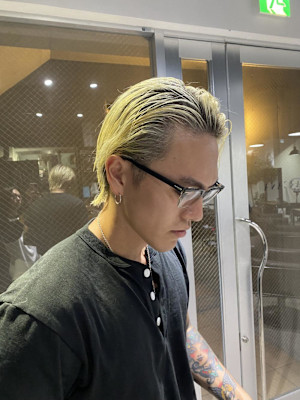 ウルフアッシュブラックカルマパーマベリーショート