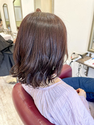 ピンクベージュ/イルミナカラー/切りっぱなしミディ