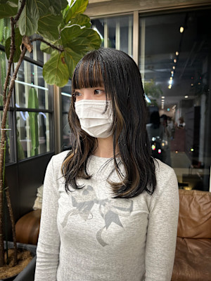 イヤリングカラー×前髪インナー