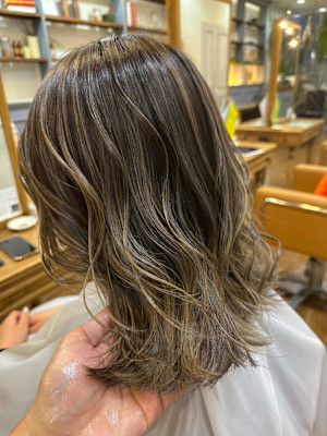 【シャドウルーツ＆ミルクティーハイライト】