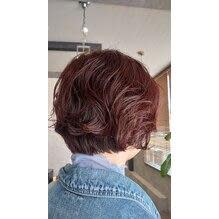 パーマ残してゆるふわショートボブ×チェリーピンク